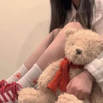 恋综女嘉宾脚踏两条船，一夜掉粉百万，长达一周引热议